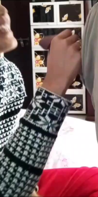 sri lankan young teen wash room leajs Sri Lankan Sex Videos