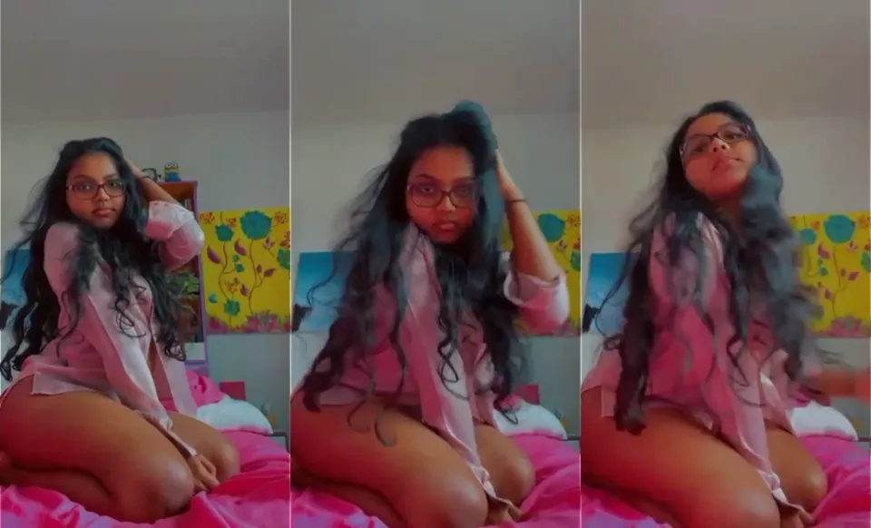 Sinhala Cute Girl Showing Her Boobs | Kukku pennanawa